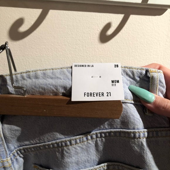 NWT Forever 21 Mom Jeans sz. 28" (button fly) - Picture 4 of 7